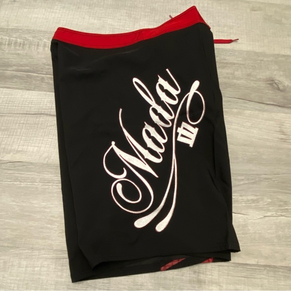 Mada Trunks / Boardshort - Size 34 - Picture 3 of 4